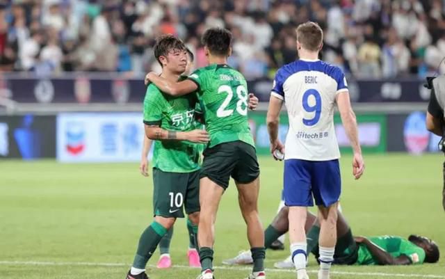 最终那不勒斯主场2-1击败卡利亚里，暂升至积分榜第四位。